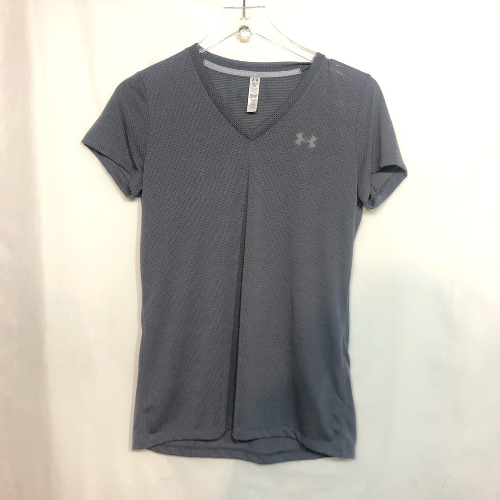 NWT! Under Armor women’s dry-fit Tee Under $25